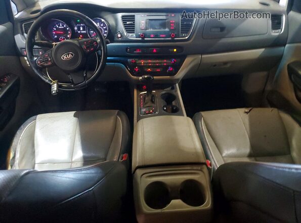KNDMB5C15H6239761 2017 KIA SEDONA Gray Առջևի վահանակի տեսք