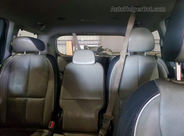 KNDMB5C15H6239761 2017 KIA SEDONA Gray Հետևի նստատեղերի տեսք