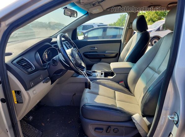 KNDMB5C15H6265955 2017 KIA SEDONA Silver Widok wnętrza z przodu