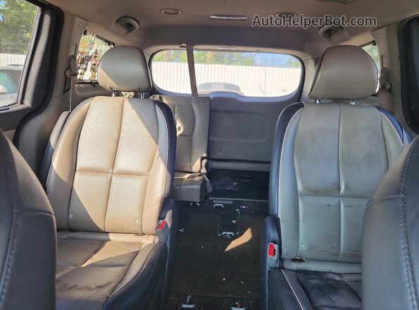 KNDMB5C15H6265955 2017 KIA SEDONA Silver Widok tylnych siedzeń