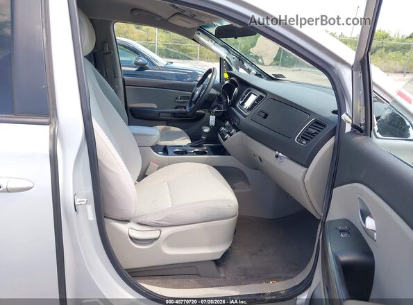 KNDMB5C15L6582319 2020 KIA SEDONA Silver Front interior view