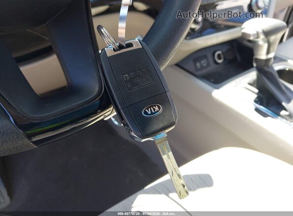 KNDMB5C15L6582319 2020 KIA SEDONA Silver Dashboard view