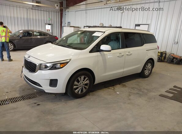 KNDMB5C16H6249523 2017 KIA SEDONA White Przód lewy