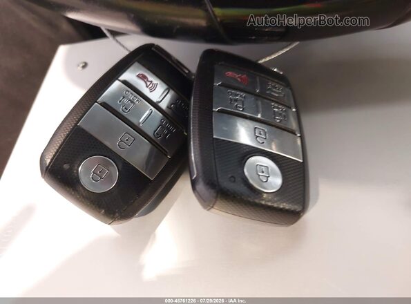 KNDMB5C16H6249523 2017 KIA SEDONA White Widok deski rozdzielczej
