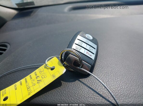 KNDMB5C17G6213855 2016 KIA SEDONA White Dashboard view