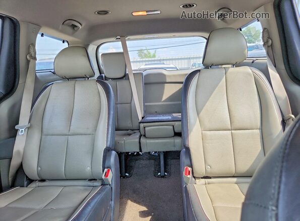 KNDMB5C17H6239230 2017 KIA SEDONA White უკანა სავარძლების ხედი