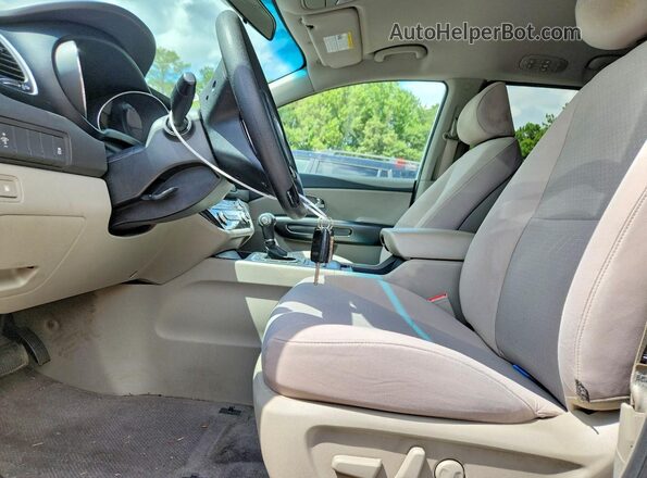 KNDMB5C17H6245674 2017 KIA SEDONA Белый Вид салона спереди