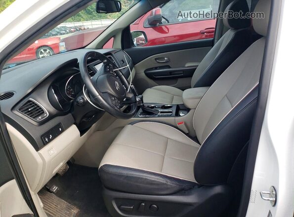 KNDMB5C17K6553094 2019 KIA SEDONA Белый Вид салона спереди