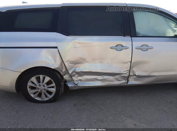 KNDMB5C18H6241973 2017 KIA SEDONA Silver წინა ხედი