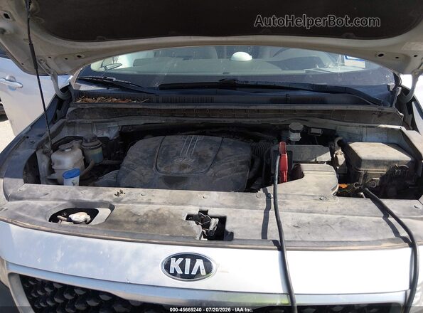 KNDMB5C18H6241973 2017 KIA SEDONA Silver უკანა ხედი