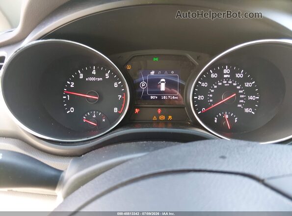 KNDMB5C18H6313447 2017 KIA SEDONA White Vista de los asientos traseros