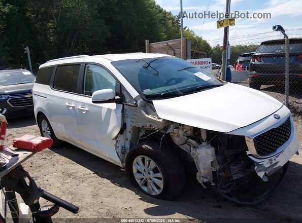 KNDMB5C18H6313447 2017 KIA SEDONA White Vista interior trasera