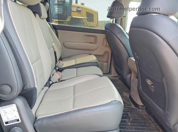 KNDMB5C18J6379129 2018 KIA SEDONA Black უკანა სალონის ხედი