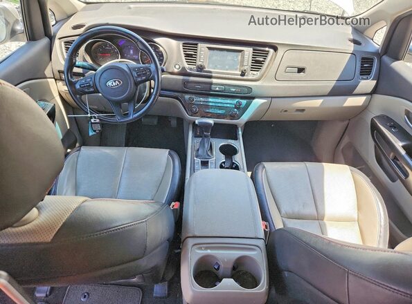KNDMB5C18M6672047 2021 KIA SEDONA Silver Widok deski rozdzielczej