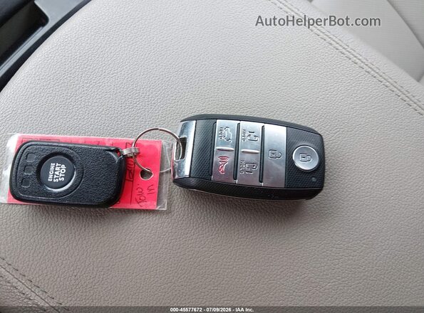 KNDMB5C19J6379978 2018 KIA SEDONA Maroon Rear view