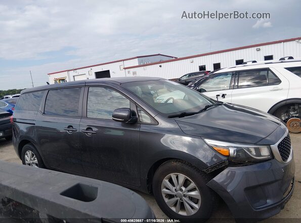 KNDMB5C19J6383139 2018 KIA SEDONA Beige Вид задньої частини салону