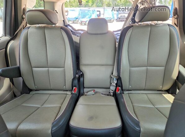 KNDMB5C19J6385988 2018 KIA SEDONA Blue Вид задніх сидінь