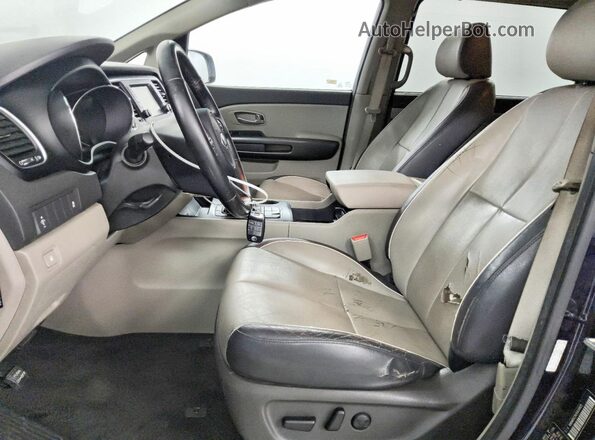 KNDMB5C19J6400635 2018 KIA SEDONA Blue Front interior view