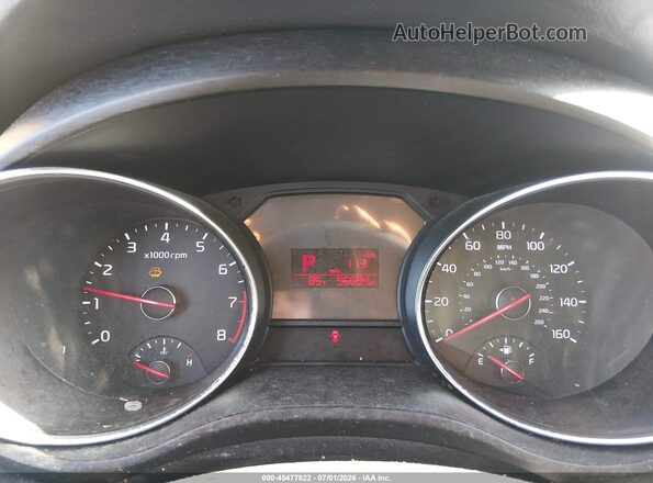 KNDMB5C1XG6084932 2016 KIA SEDONA Black უკანა სავარძლების ხედი