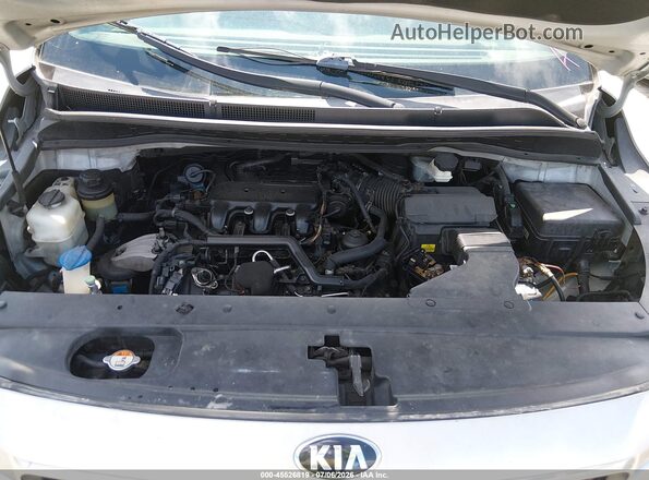 KNDMB5C1XG6196047 2016 KIA SEDONA Silver Rear view