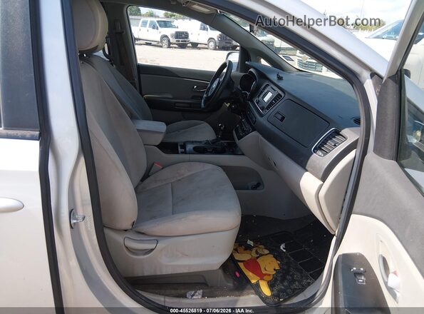 KNDMB5C1XG6196047 2016 KIA SEDONA Silver Front interior view