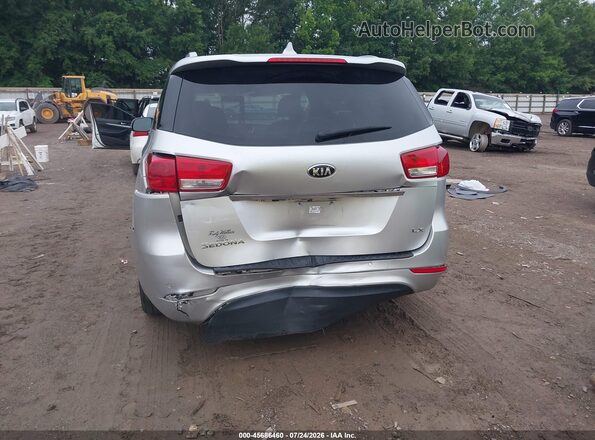KNDMB5C1XH6283156 2017 KIA SEDONA Silver Front view