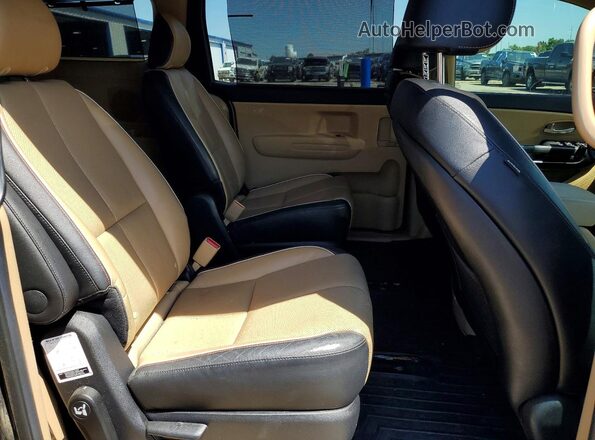 KNDMB5C1XH6322697 2017 KIA SEDONA Black Widok wnętrza z tyłu