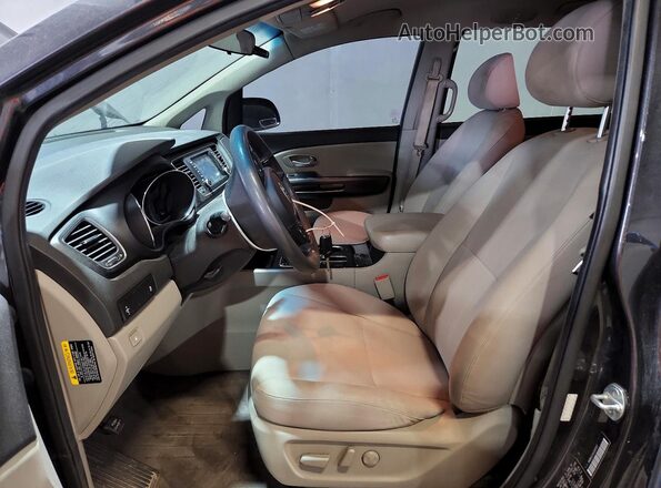 KNDMB5C1XL6597107 2020 KIA SEDONA Черный Вид салона спереди