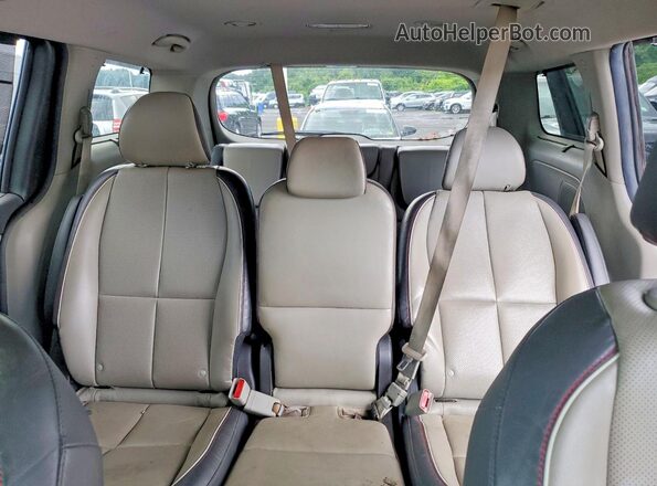 KNDMC5C12H6259995 2017 KIA SEDONA Red უკანა სავარძლების ხედი