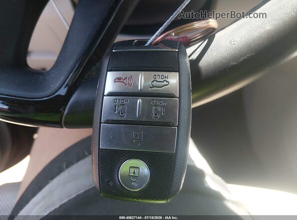KNDMC5C14H6255656 2017 KIA SEDONA Maroon Вид панелі приладів