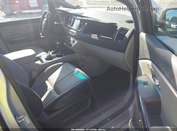 KNDMC5C15L6614232 2020 KIA SEDONA Silver Vista interior delantera