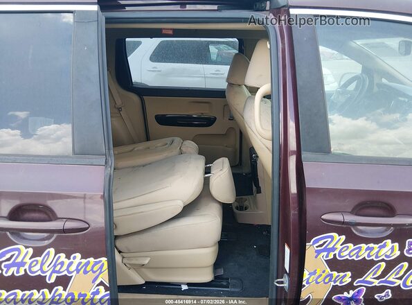 KNDMC5C16G6143908 2016 KIA SEDONA Maroon Widok naklejki z numerem VIN