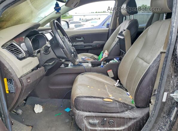 KNDME5C13H6272006 2017 KIA SEDONA Gray Вид салону спереду