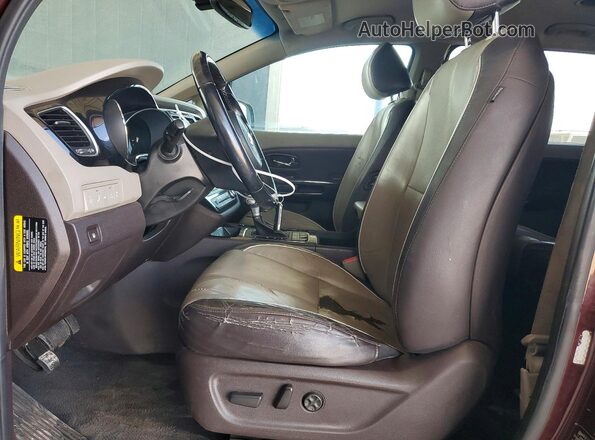 KNDME5C18J6373905 2018 KIA SEDONA Burgundy Front interior view