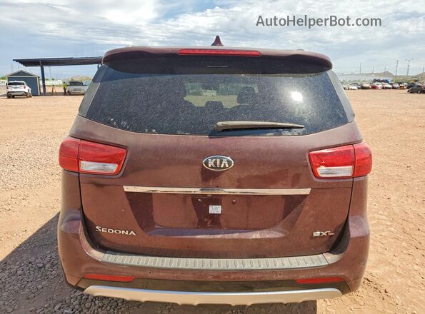 KNDME5C18J6373905 2018 KIA SEDONA Burgundy Rear view