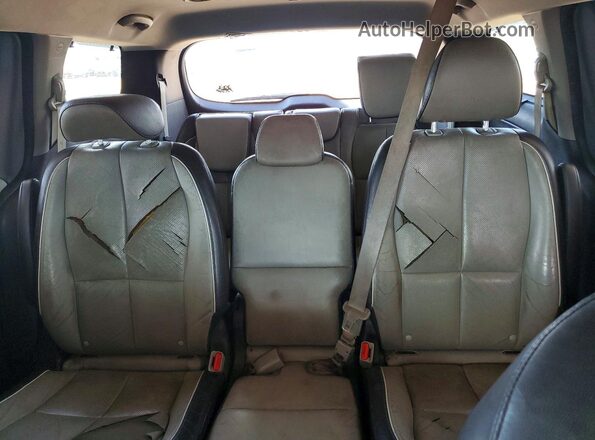 KNDME5C18J6373905 2018 KIA SEDONA Burgundy Rear seats view