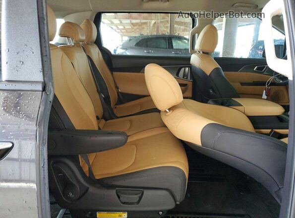 KNDNB4H30R6433902 2024 KIA CARNIVAL Black უკანა სალონის ხედი