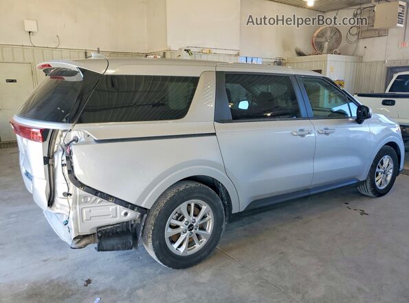 KNDNB4H32N6080265 2022 KIA CARNIVAL Silver Trasero derecho