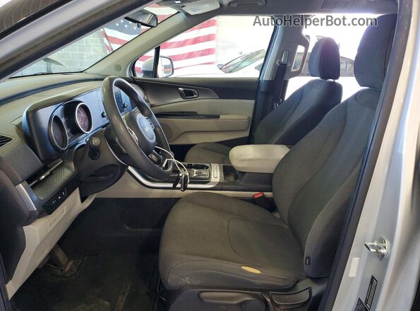 KNDNB4H32N6080265 2022 KIA CARNIVAL Silver Vista interior delantera