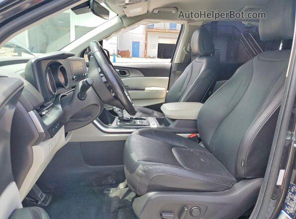 KNDNB4H32P6260073 2023 KIA CARNIVAL Gray Widok wnętrza z przodu