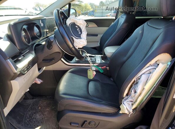 KNDNB4H33P6290957 2023 KIA CARNIVAL Black Widok wnętrza z przodu