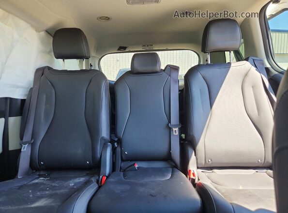 KNDNB4H37R6325115 2024 KIA CARNIVAL White Vista de los asientos traseros
