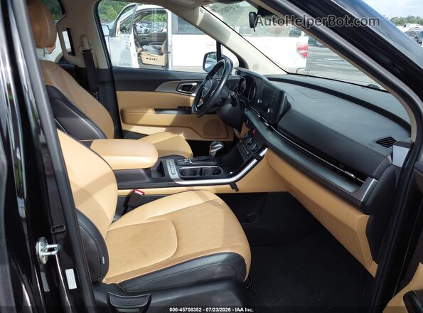 KNDNB4H3XN6156458 2022 KIA CARNIVAL MPV Black Widok wnętrza z przodu