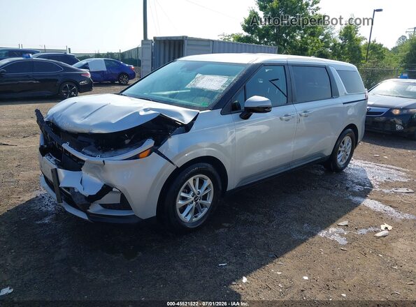 KNDNB4H3XP6250262 2023 KIA CARNIVAL MPV Серебряный Передняя левая четверть