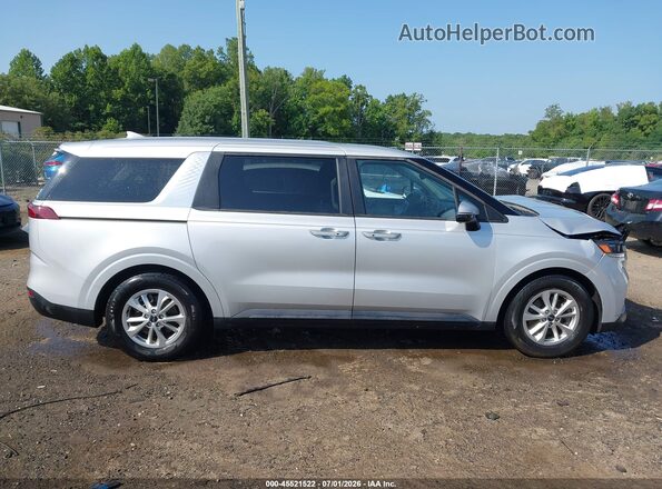 KNDNB4H3XP6250262 2023 KIA CARNIVAL MPV Серебряный Вид задней части салона