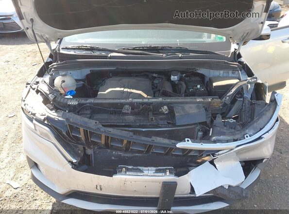 KNDNB4H3XP6250262 2023 KIA CARNIVAL MPV Серебряный Вид сзади