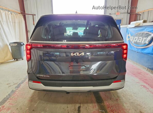KNDNB5K32T6631676 2026 KIA CARNIVAL Black უკანა ხედი