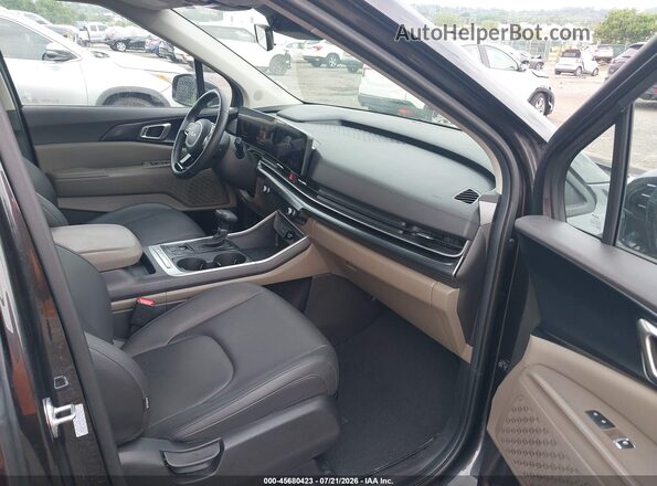 KNDNB5K36S6550324 2025 KIA CARNIVAL MPV Gray Vista interior delantera