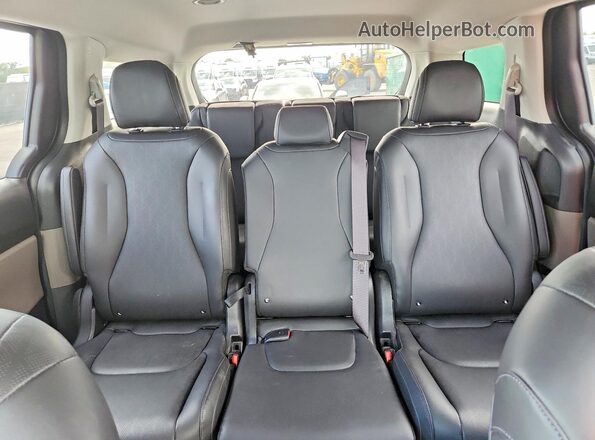 KNDNB5K38T6584654 2026 KIA CARNIVAL Charcoal Вид задніх сидінь