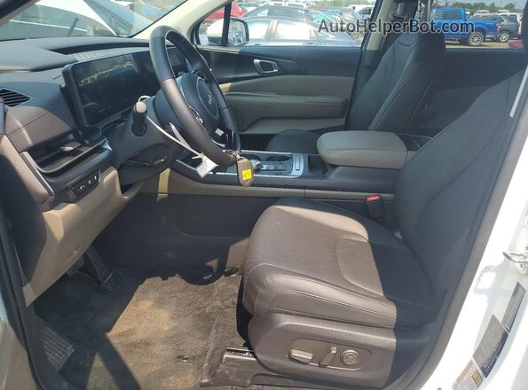 KNDNB5KA8T6123601 2026 KIA CARNIVAL Белый Вид салона спереди
